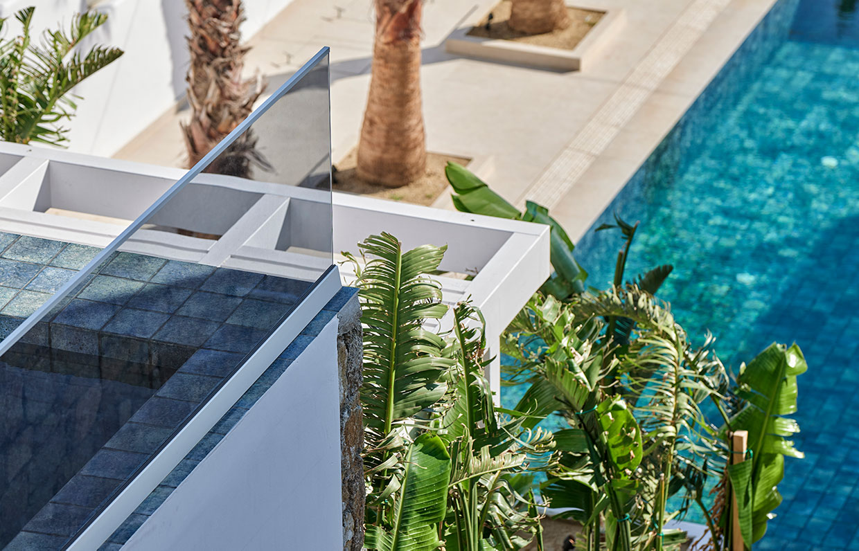 Iria-Blue-Hotel_Mykonos_Savoy_Desert_IN_OUT_60x120_BPCR_RJ25_Tropic_Aguamarina_14.7x14-93